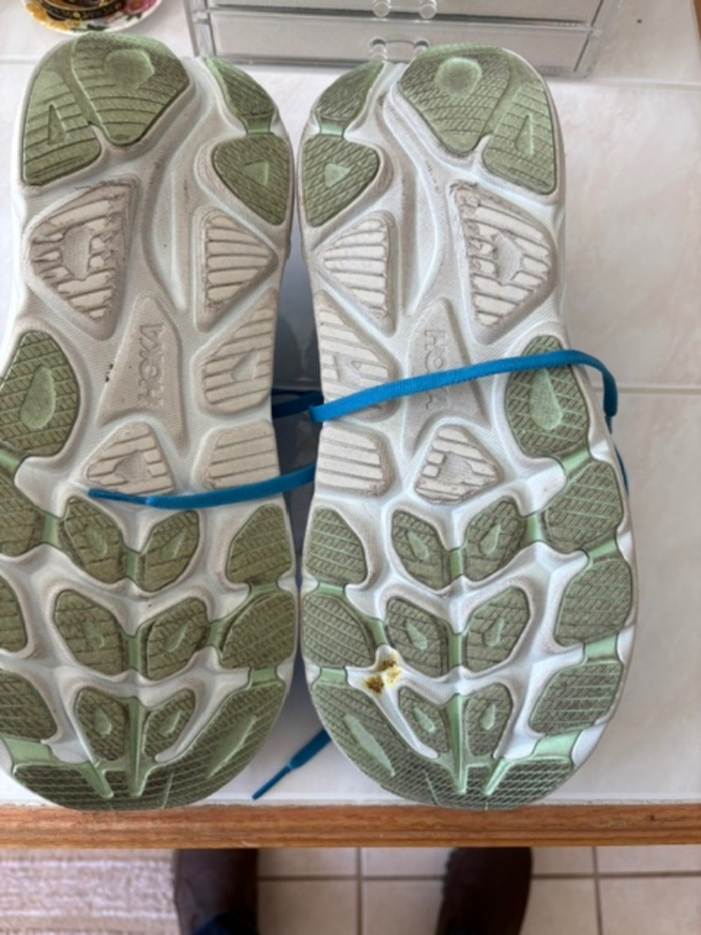 Hoka One One Clifton 10 Men's size 11.5 wide - Picture 2 of 3